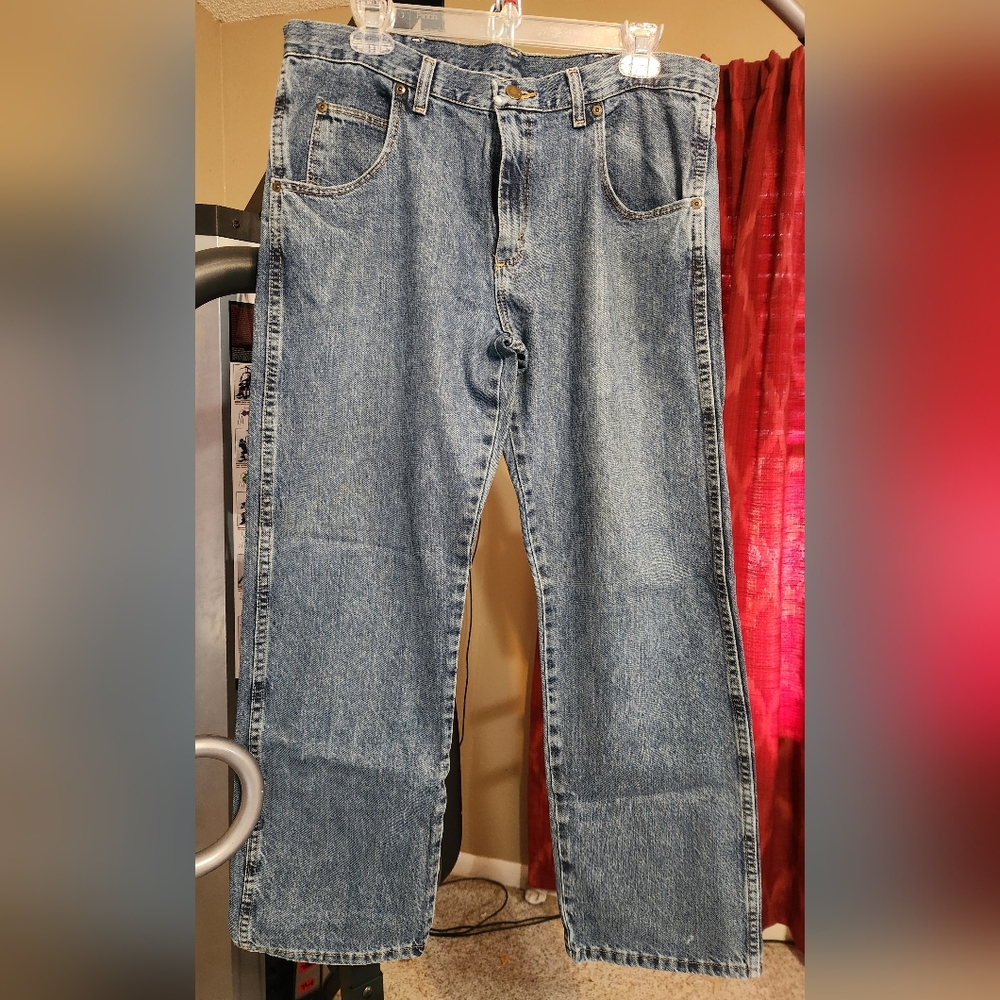Men's Wrangler Relaxed Fit Blue Jeans